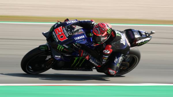 Pembalap Monster Energy Yamaha Fabio Quartararo menjadi yang tercepat pada Kualifikasi MotoGP 2021, Sabtu (5/6/2021) malam WIB. (Foto: Reuters)
