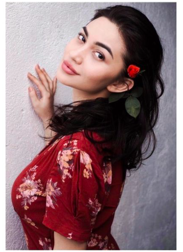 06 Ariel Tatum Floral Pesona dan keseksian Ariel Tatum selalu mencuri perhatian. (Foto: Instagram/Ariel Tatum)