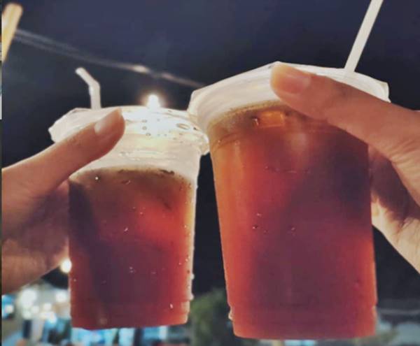 Mencicipi Teh Kulit Manggis (Foto: Instagram @ggracepm)
