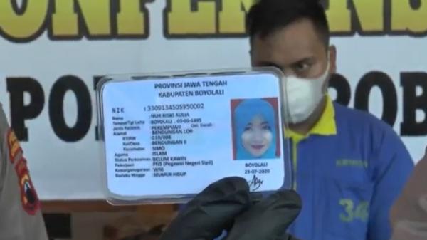 Warga Lampung yang menipu pria di Grobogan Warga Lampung yang menipu pria di Grobogan hingga Rp650 juta. Dia mengaku sebagai perempuan (Rustaman Nusantara/iNews)