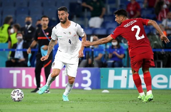 Spinazzola Timnas Italia menang telak 3-0 atas Turki di laga pembuka Euro 2020. Bek kiri Italia, Leonardo Spinazzola pun dinobatkan sebagai pemain terbaik. (foto: Football Italia)