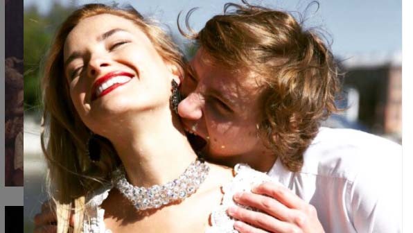 13 Vampirekiss Vampire Kiss, salah satu jenis ciuman yang membangkitkan asmara Anda dengan paşangan. (Foto: Instagram)