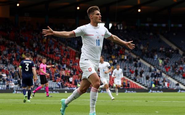 Patrik Schick Striker Timnas Republik Ceko Patrick Schich merayakan gol ke gawang Skotlandia pada matchday pertama Grup D Euro 2020. (Foto: Reuters)