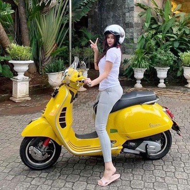 18 Vespa Aura