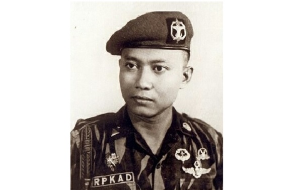 Komandan RPKAD Letjen TNI (Purn) Sarwo Edhie Wibowo. (Foto: Ist).