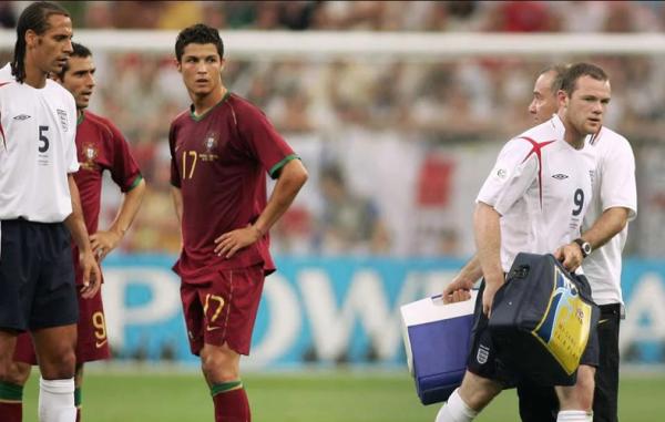Inggris Inggris vs Portugal di Piala Dunia 2006. (Foto: Mirror)
