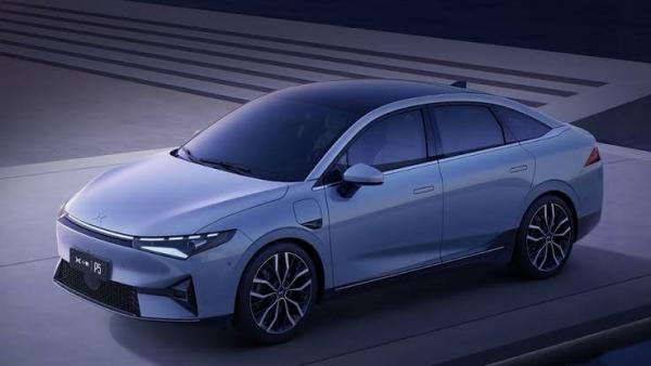 1 Xpeng P5