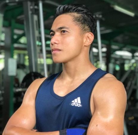 Serda Aprilio Manganang memiliki tubuh atletis. (Foto: Instagram)