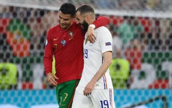 Cristiano Ronaldo dan Karim Benzema Striker Prancis Karim Benzema (kanan) dan Kapten Portugal Cristiano Ronaldo. (Foto: Reuters)