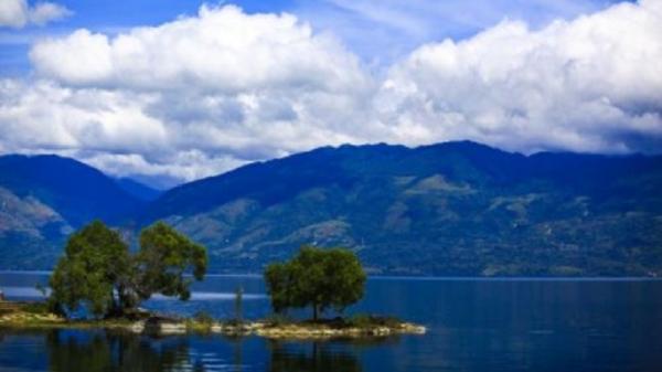 Danau singkarak Danau Singkrak di Kabupaten Solok dan Tanah Datar dipersiapkan menjadi Geopark Nasional. (Foto: Indonesian Travel)