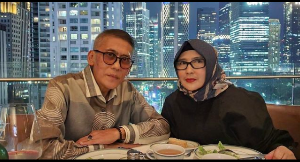 Screen Shot 2021 06 27 At 11 01 30 Pasangan artis ini sudah menikah dan tetap mesra membina hubungan rumah tangga sampai puluhan tahun. (Foto: Instagram)