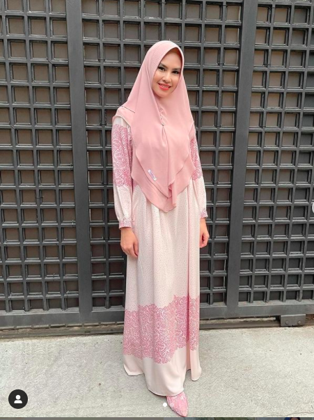 Screen Shot 2021 06 28 At 17 17 14 Deretan artis ini sempat menyandang gelar paling seksi di dunia hiburan kini memilih untuk tampil tertutup. (Foto: Instagram)