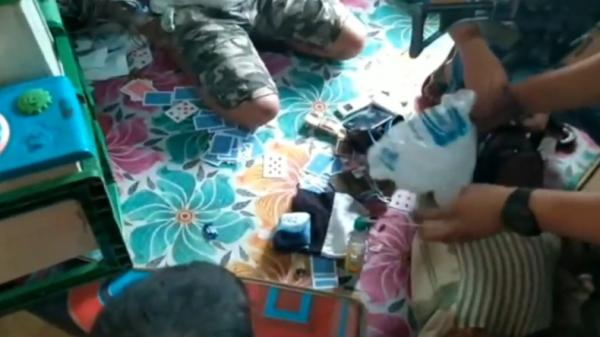 Polisi gerebek pesta sabu Pesta narkoba jenis sabu di gubuk Tanggamus, Lampung (Indra Siregar/MNC Portal)