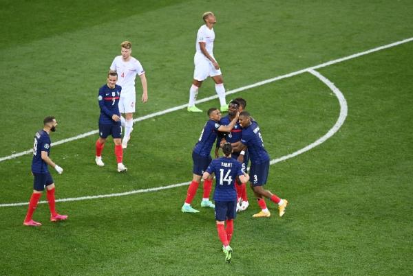 Timnas Prancis harus tersingkir dari Euro 2020 usai kalah adu penalti dari Swiss (foto: Reuters)