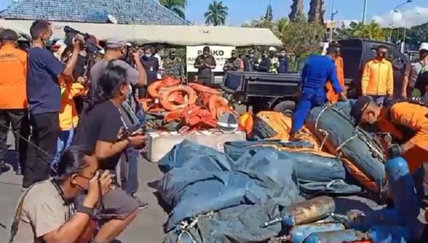 Posko KMP Yunicee Posko pencarian KMP Yunicee di Pelabuhan Gilimanuk, Kabupaten Jembrana, Bali. (Foto: iNews.id/Nyoman Sudika)