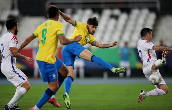 Brasil Vs Cile Brasil kalahkan Cile 1-0 pada perempat final Copa America 2021. Duel dinodai kartu merah striker Tim Samba Gabriel Jesus. (Foto: Reuters)