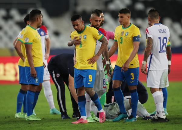 Brasil Vs Cile 1 Brasil kalahkan Cile 1-0 pada perempat final Copa America 2021. Duel dinodai kartu merah striker Tim Samba Gabriel Jesus. (Foto: Reuters)