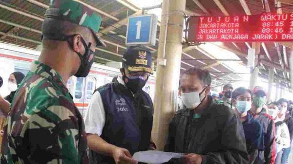 Anies Di Cikini Bersama Forkompida Ketua DPD AA LaNyalla Mahmud Mattalitti (kanan) saat berdiskusi dengan Bupati Ponorogo Sugiri Sancoko di Pendopo Kabupaten Ponorogo, beberapa waktu lalu. (Foto: DPD).