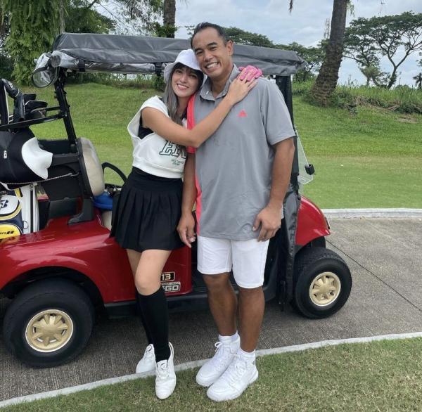 Potret mesra Nia Ramadhani dan Ardi Bakrie yang telah mengarungi kehidupan rumah tangga selama 11 tahun.&nbsp;(Foto: Instagram)