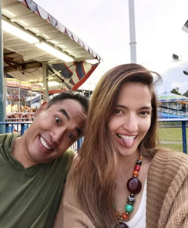 Potret mesra Nia Ramadhani dan Ardi Bakrie yang telah mengarungi kehidupan rumah tangga selama 11 tahun.&nbsp;(Foto: Instagram)