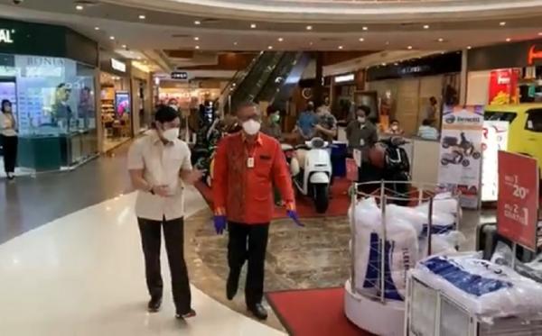 Sutarmidji Ayani Mega Mall Gubernur Kalimantan Barat Sutarmidji mengunjungi Ayani Mega Mall. (Foto: iNews/Uun Yuniar)