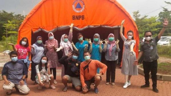 Pemkot Jaksel bangun tiga tenda darurat besar dengan kapasitas masing-masing 20 tempat tidur di Rumah Lawan Covid (RLC), Tandon Ciater untuk pasien tanpa gejala atau gejala ringan. (Foto: Eko Ardiyanto).