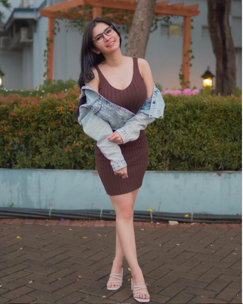 Maria Vania berbagi rahasia tentang bodynya yang seksi tanpa operasi plastik.&nbsp;(Foto: Instagram)