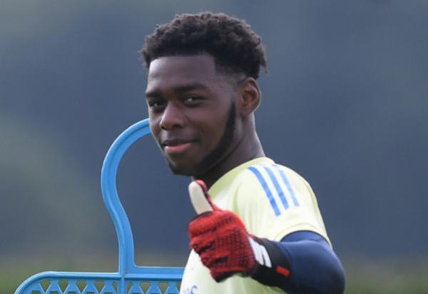 Martin Okonkwo Kiper muda Arsenal Arthur Okonkwo blunder saat melawan Klub Skotlandia Hibernian pada laga uji coba, Rabu (14/7/2021) dini hari WIB. (Foto: Arsenal)