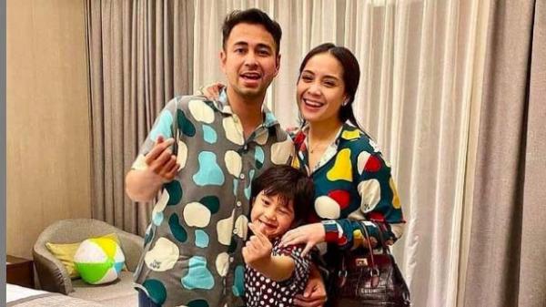16 Raffi Ahmad Artis Indonesia Dicap Playboy Ternyata Sayang Keluarga. (Foto: Instagram)