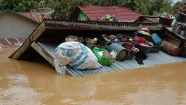 Kondisi banjir yang merendam ribuan rumah di sejumlah kecamatan di Kabupaten Kapuas Hulu, Provinsi Kalimantan Barat, Kamis (15/7/2021). (FOTO: ANTARA/HO-BPBD Kapuas Hulu)