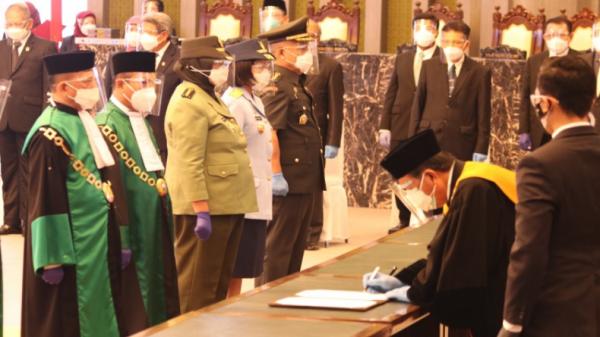 Brigjen TNI Faridah Faisal saat dilantik Ketua MA sebagai Kadilmilti III Surabaya MA di Gedung MA, 2 Juli 2021. (Foto: MA).