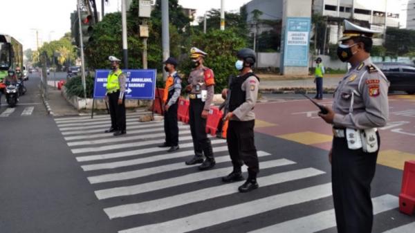 Penyekatan Fatmawati Tmc Penyekatan PPKM Level 4 di Jalan Fatmawati, Jakarta Selatan, Selasa (27/7/2021). (Foto: TMC Polda Metro).