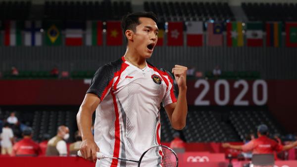 Tunggal putra Indonesia Jonatan Christie harus bersusah payah untuk mengamankan tiket babak 16 Besar Olimpiade Tokyo 2020. (Foto: Reuters)