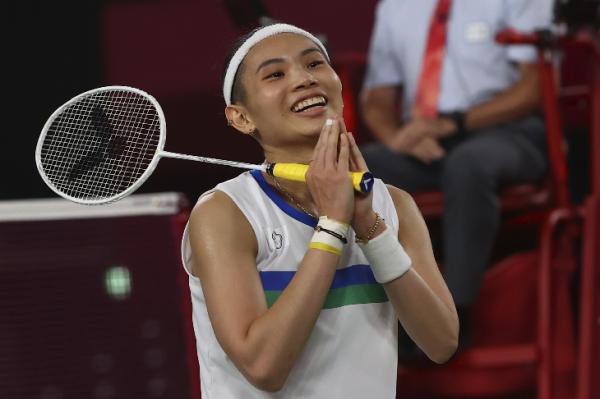 Pemain nomor satu dunia asal Taiwan Tai Tzu Ying berhasil melaju ke semifinal Olimpiade Tokyo 2020. Tai Tzu Ying mengalahkan jagoan Thailand Ratchanok Intanon. (foto: REUTERS)