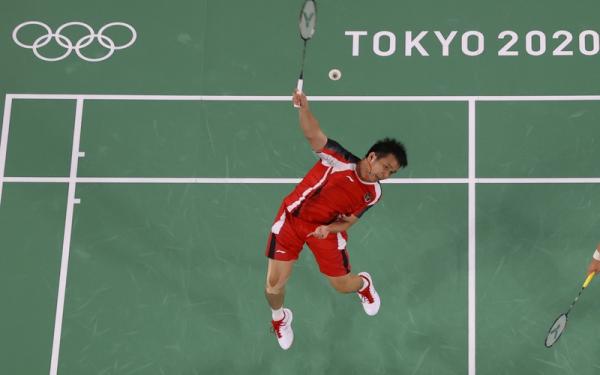 Hendra Setiawan Pebulu tangkis ganda putra Indonesia, Hendra Setiawan, beraksi melawan ganda Malaysia, Aaron Chia dan Soh Wooi Yik dalam perebutan medali perunggu Olimpiade Tokyo 2020 di Musashino Forest Spot Plaza, Sabtu (31/7/2021). (Foto: REUTERS/Lintao Zhang)