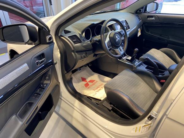 4 Mitsubishi Lancer