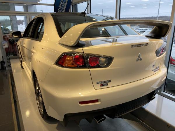 4 Mitsubishi Lancer2