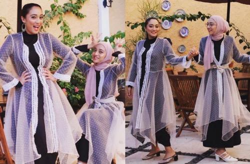 Chiki Fawzi dan Isabella Fawzi 3. Chiki Fawzi dan Isabella Fawzi pakai baju kembaran.
