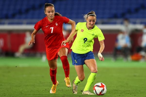 kanada emas Kanada meraih medali emas sepak bola putri Olimpiade Tokyo 2020 usai mengalahkan Swedia di adu penalti. Kanada menang 3-2. (foto: REUTERS)