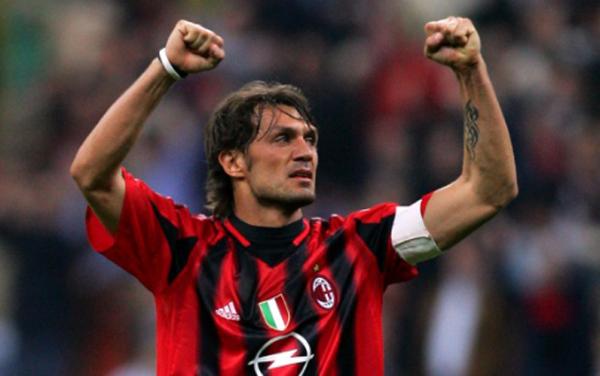 Paolo Maldini Gelandang legendaris Timnas Prancis Marcel Desailly salut dengan ketangguhan Paolo Maldini sebagai seorang defender. (Foto: Planet Football)