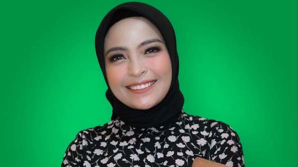 11 Tantri Kotak Tantri Kotak, salah satu artis yang punya kontrakan terbanyak. (Foto: IG)