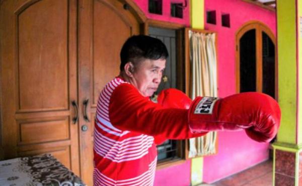 Ellyas Pical Begini kabar Ellyas Pical. Petinju Indonesia pertama yang berhasil jadi juara dunia.