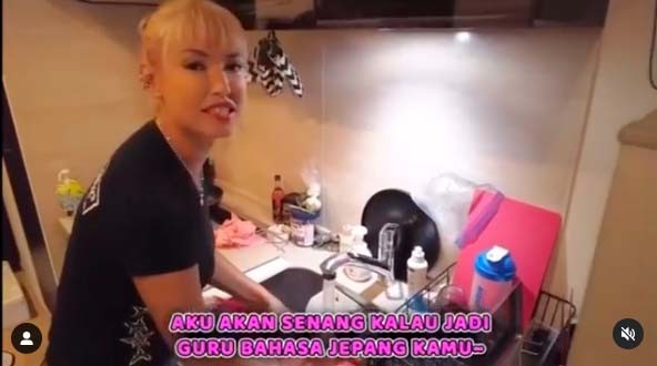 Maria Ozawa lewat video di Instagramnya mengajak Vicky Prasetyo ketemuan di Bali.&nbsp;(Foto: Instagram)