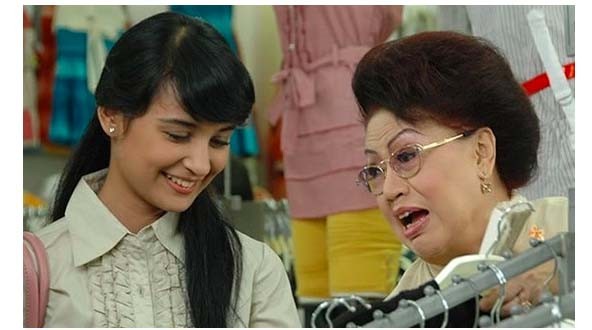 13 Ida Kusumah Artis lawas Ida Kusuma (Kanan) meninggal saat syuting. (foto: dok MPI)