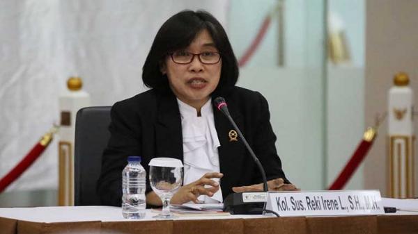 Reki Irene Lumme KY Reki Irene Lumme saat mengikuti seleksi calon hakim agung pada 2019. (Foto: KY).