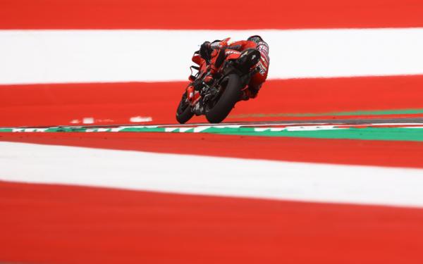 Pembalap Ducati Lenovo, Francesco Bagnaia, beraksi dalam MotoGP Austria di Sirkuit Red Bull Ring, Spielberg, pada Minggu (15/8/2021). (Foto: REUTERS/Borut Zivulovic)