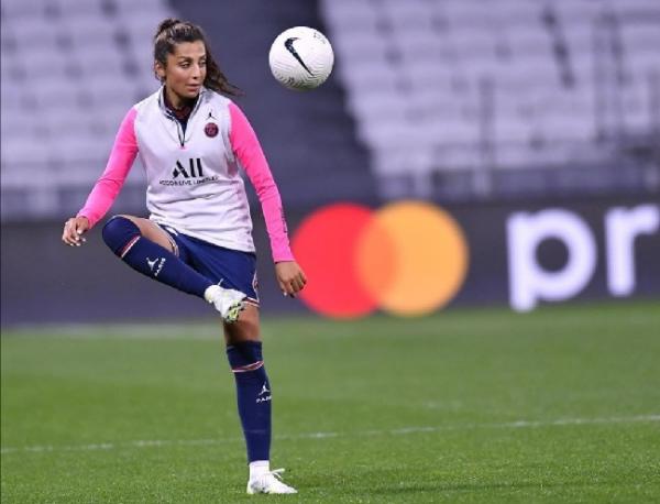 Nadia Nadim saat bermain di PSG Women (foto: Instagram/Nadia9Nadim)