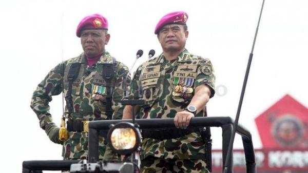 Umar Farouq Marinir Kolonel Inf Umar Farouq dalam suatu acara di Mako Marinir, Cilandak. Umar menjadi komandan upacara HUT RI pada 2015. (Foto: Sindonews).