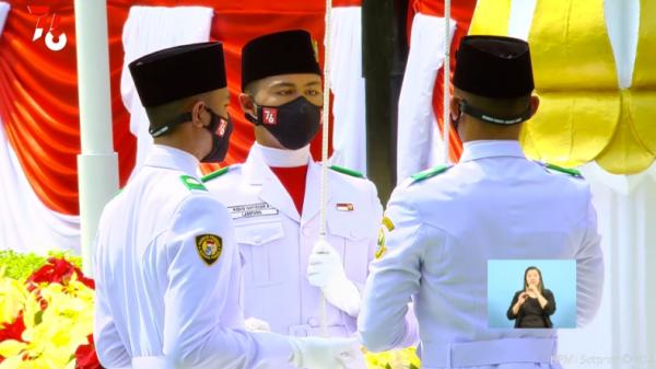 Ridho Hadfizar Armadhani, pelajar asal Lampung Ridho Hadfizar Armadhani, pelajar asal Lampung yang menjadi Paskibraka pengerek bendera Merah Putih (YouTube/Sekretariat Presiden)