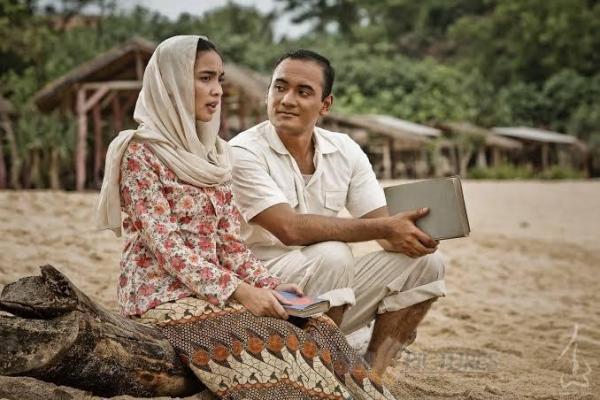 Tika Bravani Tika Bravani di film Soekarno.